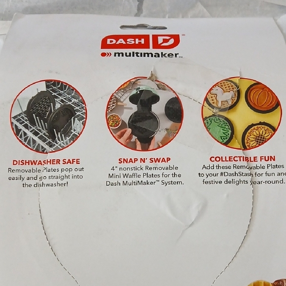 Dash Multimaker Removable Mini Waffle Plates - Star And Heart - Picture 4 of 5